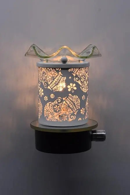White Skulls Plug-In Adjustable Wax & Oil Warmer