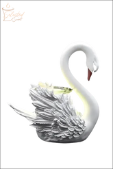 Selected Scent electric decorative warmer shaped like a white swan with detailed feathers and a glass dish