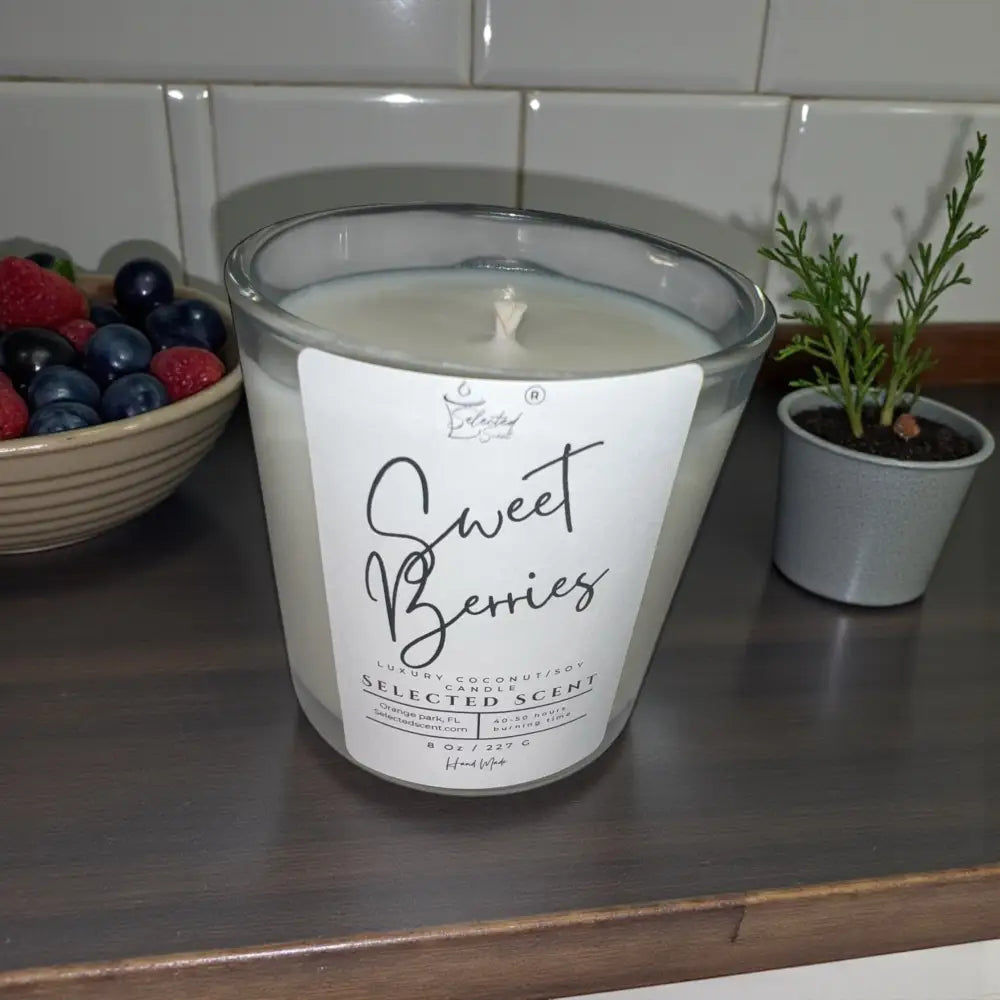 Sweet berries 8 oz candle